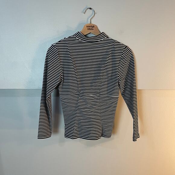 Mikoh Lowers Rash Guard Swim Top Long Sleeve Black & White Stripes SZ Small EUC - Picture 10 of 12